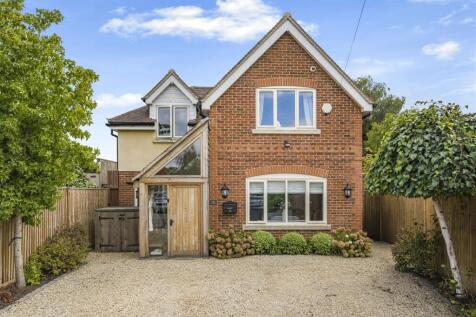 Oak Cottage, 14a Meadow Way, Maidenhead, SL6 2PE24