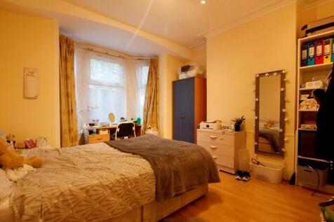 5-bed terraced on 35, Palmer Park Avenue, Reading, Berkshire, RG6, £3,200/mo