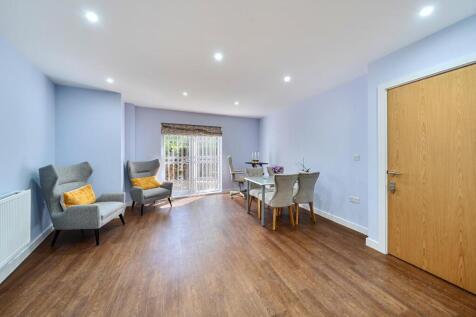 Davidson Frost-Wellings, DFW, Royal Court, Living 