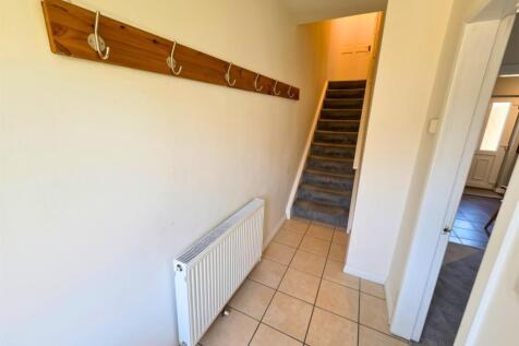 21 Poplar - Hallway.jpg