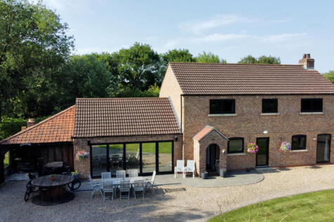 4 Bedroom Detached House - For Sale