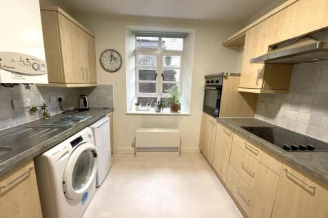 Kitchen 1.jpeg