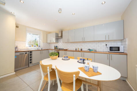 28 Chestnut Avenue, Hyde Park, Leeds, LS6 1BA photo 4