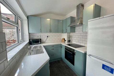 2 Foster - Kitchen.jpeg