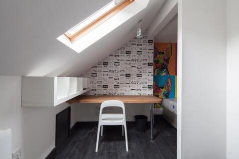 65 Newsome Road, Huddersfield, HD4 photo 4