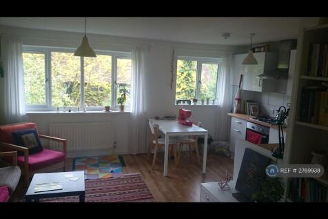 Open Planned Living Room / Kitchen