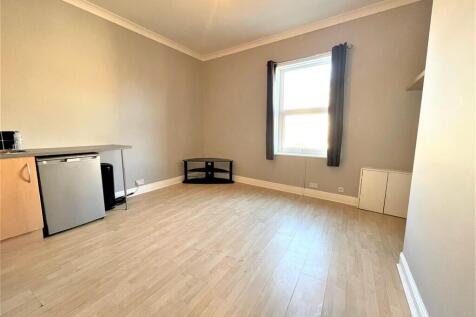 Bradford Road, Stanningley photo 3