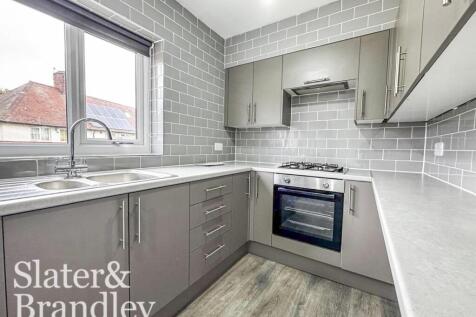 Longford Crescent, Nottingham, Nottinghamshire, NG6 photo 4