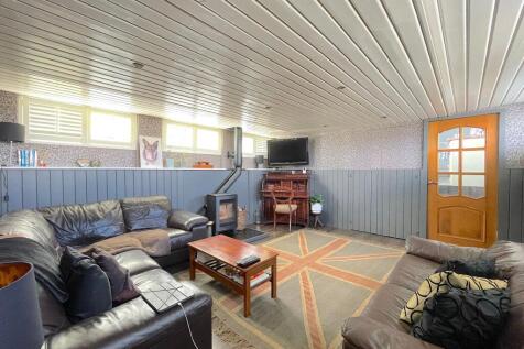 Saloon (1)