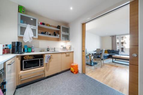 Flat 30, Marina Point SW6 2GX-LowRes-8.jpg