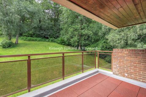 Holmbury Park, Bromley, BR1 photo 4