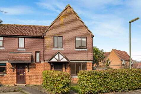 Guildford, GU4 - property photo