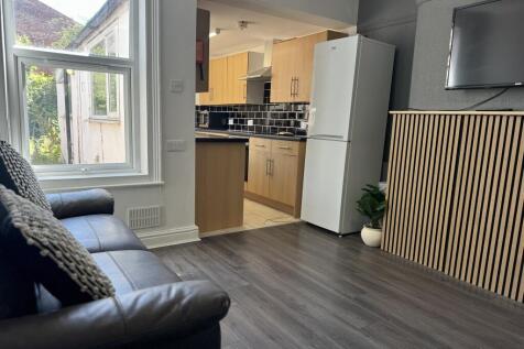 West End Student House // 4 Bed // 2027-28 photo 4