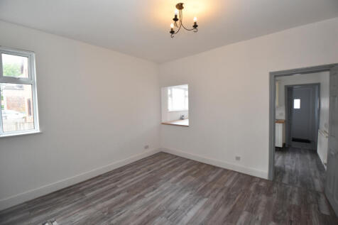 Gladstone Road, Urmston, M41 photo 4