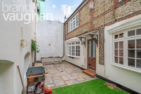 Brighton, BN2 - property photo