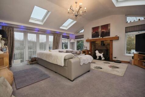 FAMILY ROOM 01.jpg
