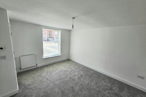 Hatter Close, Hugglescote, LE67 photo 3