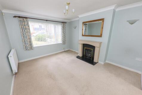OPEN PLAN LOUNGE