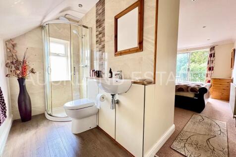 IMG_6696-17574335...