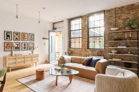 Cyntra Place E8