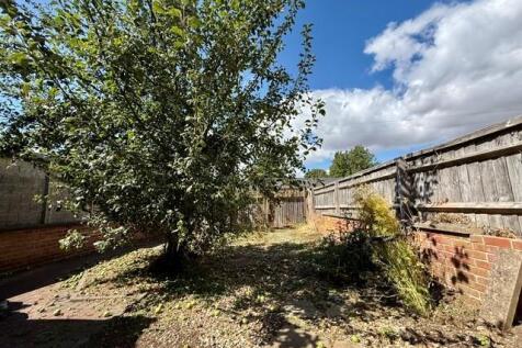 shrewton walk  garden.jpg