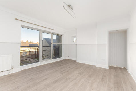 Paxstone Crescent, Harthill photo 4