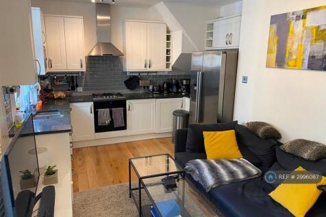 Living Room/Kitchen ~20'X11'
