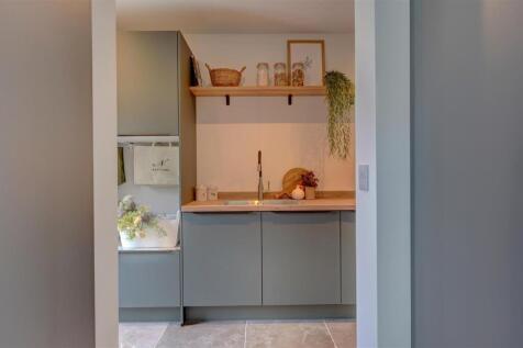 Arrow House (13).jpg