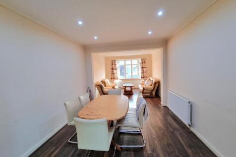Manor Way, Mitcham, Merton photo 3