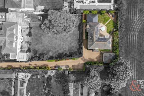 The Droveway, 22A-035BW.jpg