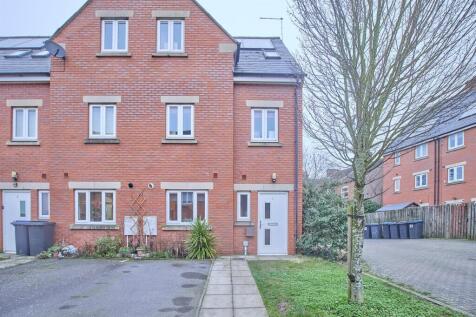 Langham Close 15.jpg