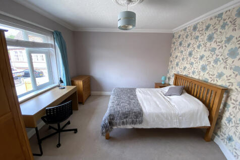 Holliers_Walk_Bedroom_4_002