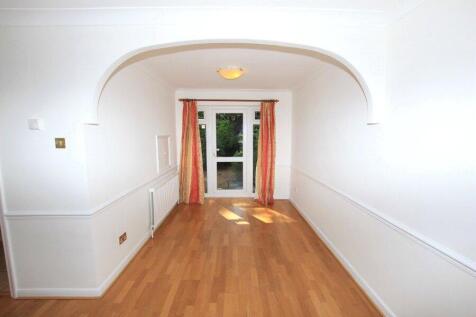 Oakdene Close, Westfield Park, Pinner, Middlesex, HA5 photo 4
