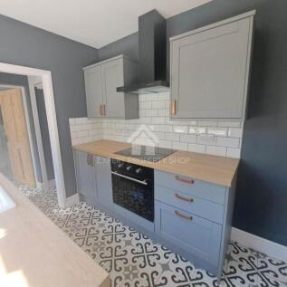 **AVAILABLE NOW** Carlton Road, Worksop photo 3