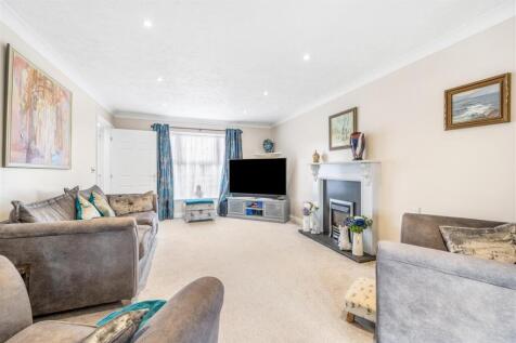 28 Ashton Hall Drive (Wyberton)-16.jpg