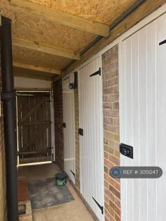 Covered Outbuildings With Wc