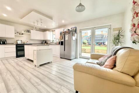 Oldbury, B68 - property photo