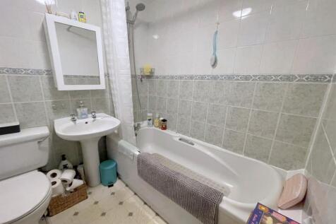 Somerset House, Claremont Road, Seaford, BN25 2BD photo 5