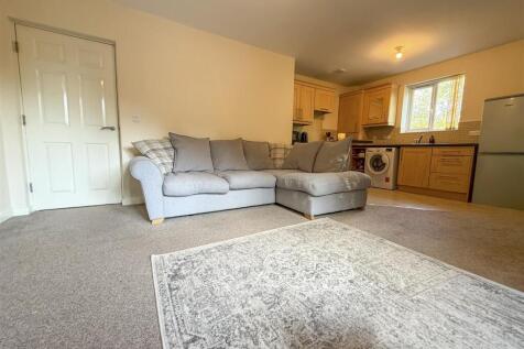 OPEN PLAN LIVING SPACE