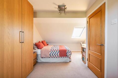 Cherrydown Avenue, E4