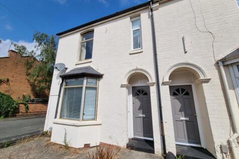 5-bed terraced on 23 Aylesford Street, Leamington Spa, £2,550/mo
