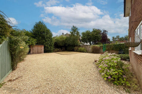 Parking/Garden
