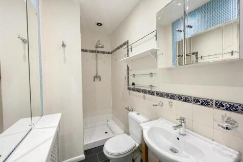 5-Shower Room.jpg