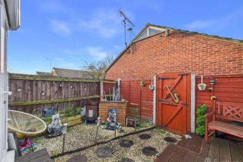 Garden- Mark Stephens EweMove Newmarket and Soham 
