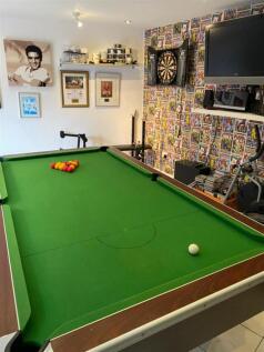 Detached Workshop /Playroom