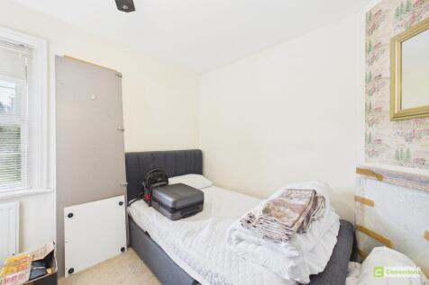 CAM02528G0-PR0467-STILL014