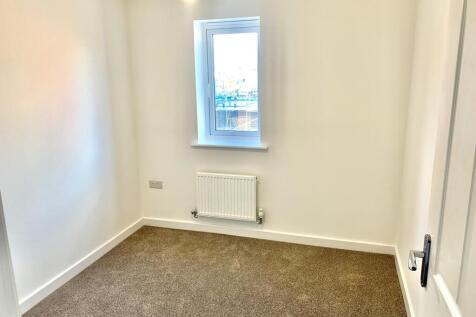 Rosewood Way, Hampton Gardens, Peterborough photo 5