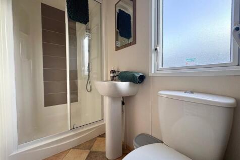 Shower/Cloakroom