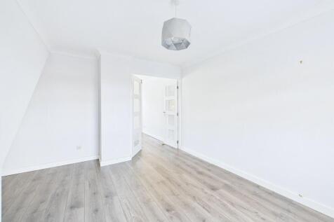 Balmoral Way, Eynesbury, St. Neots photo 3