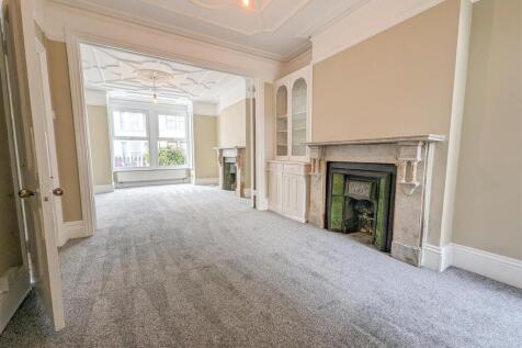 Canonsleigh Crescent, Leigh-On-Sea photo 4